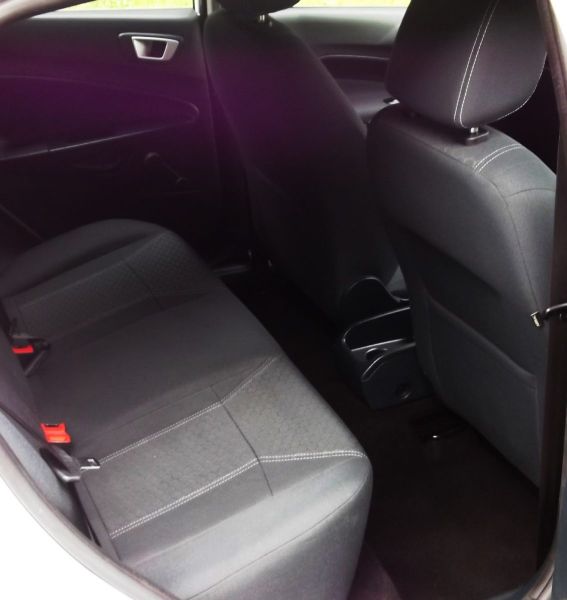 2012 Ford Fiesta 1.25 Zetec 5dr image 9