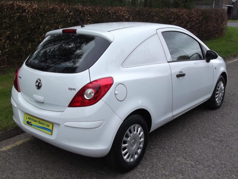 2013 Vauxhall Corsa 1.3CDTi image 3