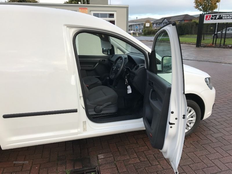 2015 Volkswagen Caddy 1.6 TDI image 8