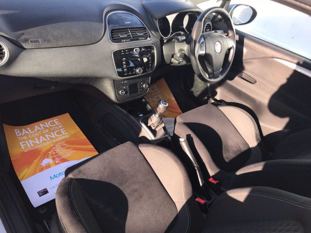 2014 Fiat Punto 1.2 3d image 5