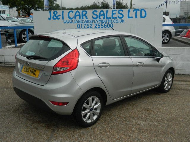 2011 Ford Fiesta 1.6 Zetec TDCI 5d image 3