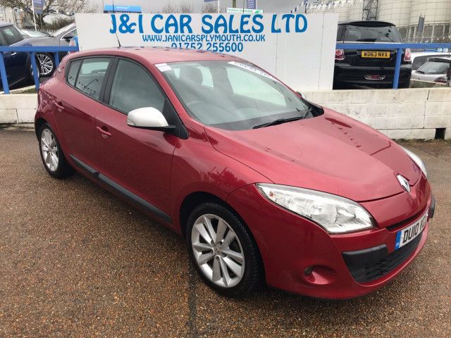 2010 Renault Megane 1.6 5d image 1