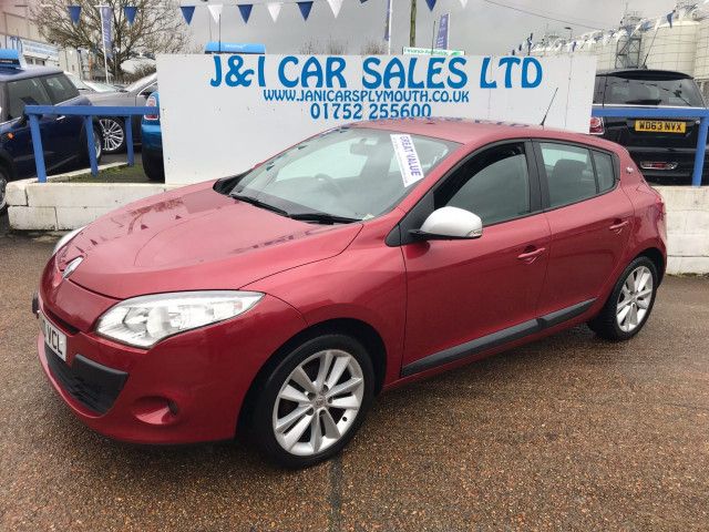 2010 Renault Megane 1.6 5d image 2