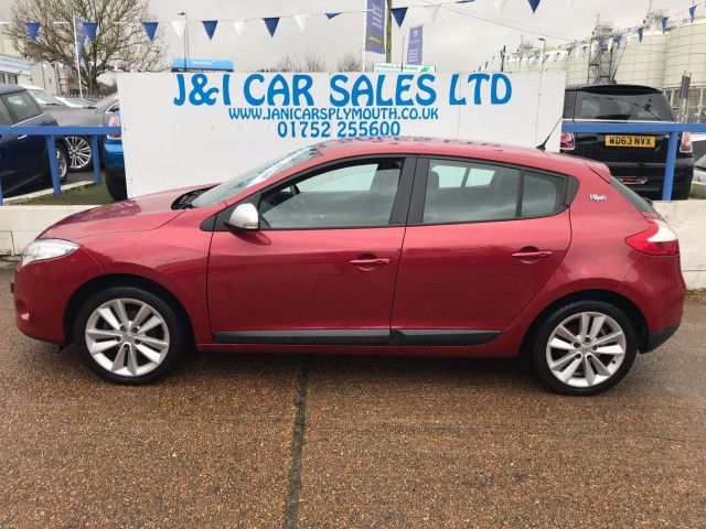 2010 Renault Megane 1.6 5d image 3