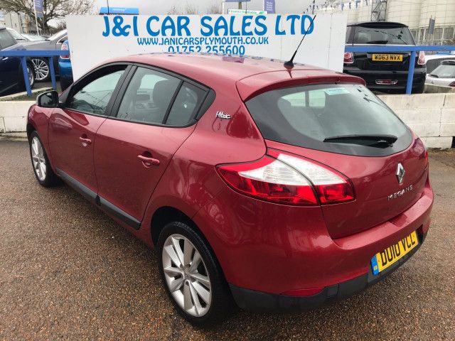 2010 Renault Megane 1.6 5d image 5