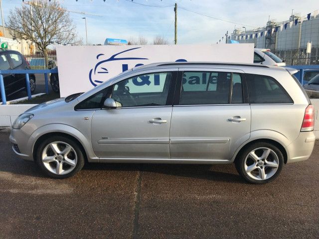 2006 Vauxhall Zafira 1.8 SRI 16V 5d image 3