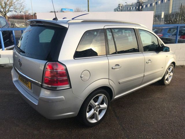 2006 Vauxhall Zafira 1.8 SRI 16V 5d image 4