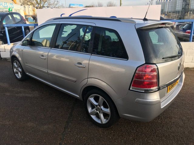 2006 Vauxhall Zafira 1.8 SRI 16V 5d image 5