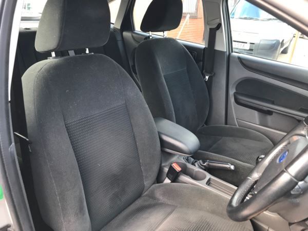 2006 Ford Focus 2.0 TDCi Ghia 5dr image 7