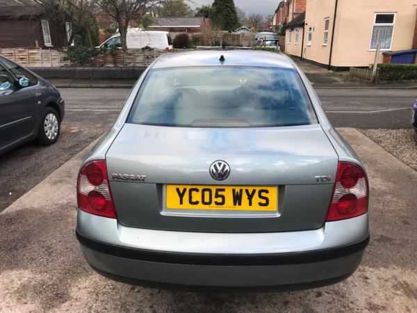 2005 Volkswagen Passat 1.9 TDI 130 4dr image 4