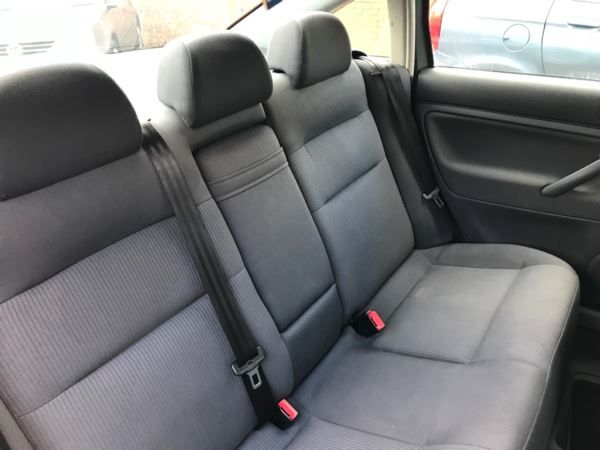 2005 Volkswagen Passat 1.9 TDI 130 4dr image 7