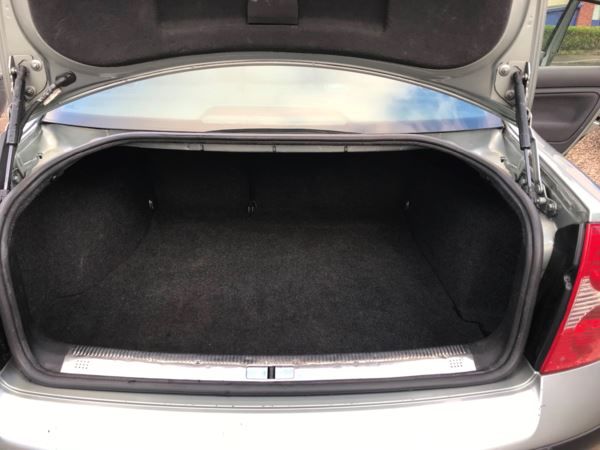 2005 Volkswagen Passat 1.9 TDI 130 4dr image 8