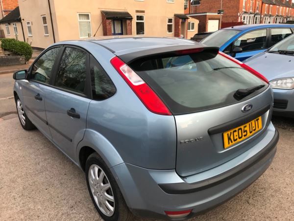 2005 Ford Focus 1.6 LX 5dr image 4