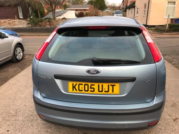 2005 Ford Focus 1.6 LX 5dr image 6