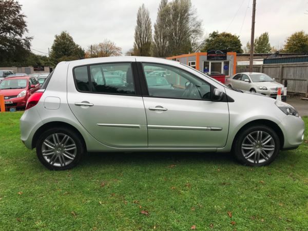 2011 Renault Clio 1.2 16V 5dr image 5