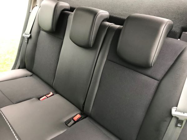 2011 Renault Clio 1.2 16V 5dr image 9