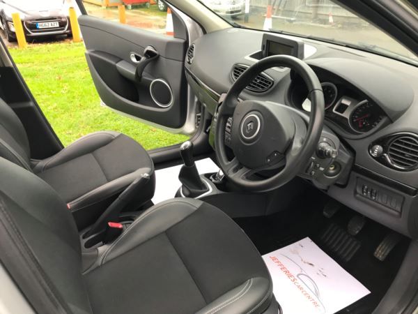 2011 Renault Clio 1.2 16V 5dr image 10