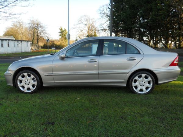 2005 Mercedes-Benz C320 SE 4dr image 5