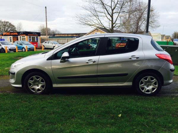 2010 Peugeot 308 1.6 HDi 5dr image 2