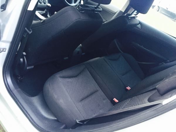 2010 Peugeot 308 1.6 HDi 5dr image 8