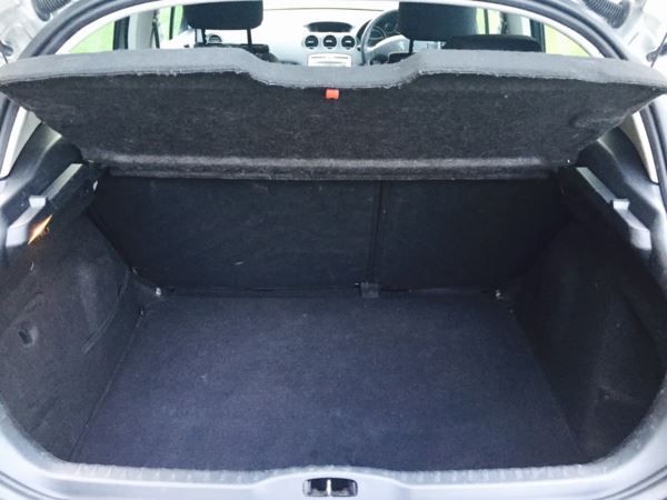 2010 Peugeot 308 1.6 HDi 5dr image 9