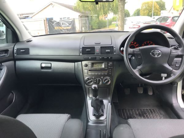 2008 Toyota Avensis 1.8 VVT-i 5dr image 9