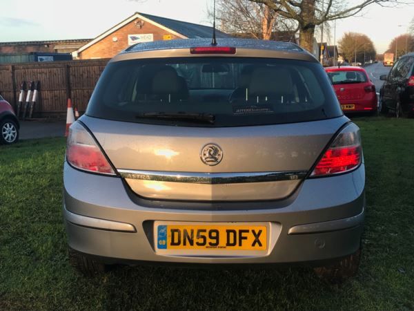 2009 Vauxhall Astra 1.8i 5dr image 3