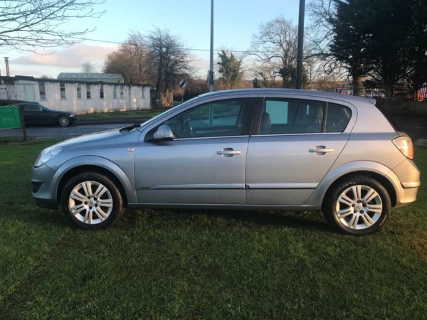 2009 Vauxhall Astra 1.8i 5dr image 5