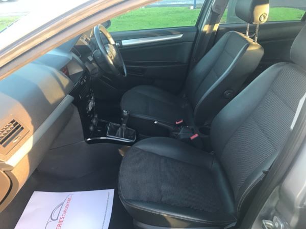 2009 Vauxhall Astra 1.8i 5dr image 6