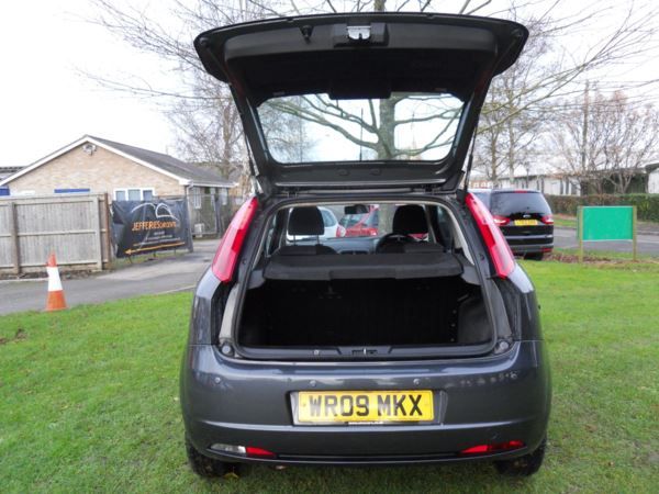 2009 Fiat Grande Punto 1.4 3dr image 2