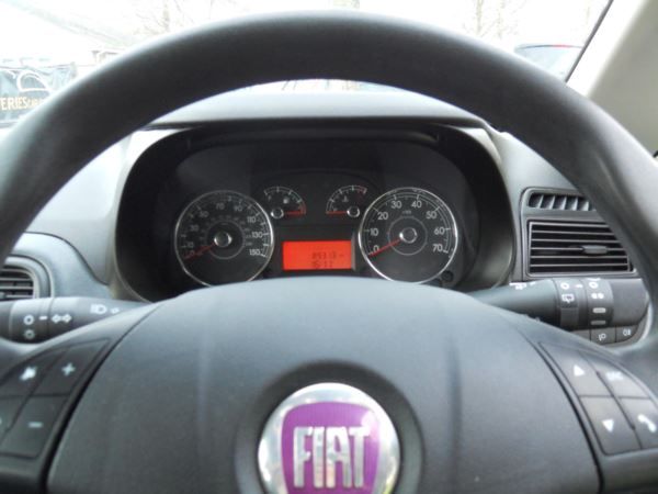 2009 Fiat Grande Punto 1.4 3dr image 9
