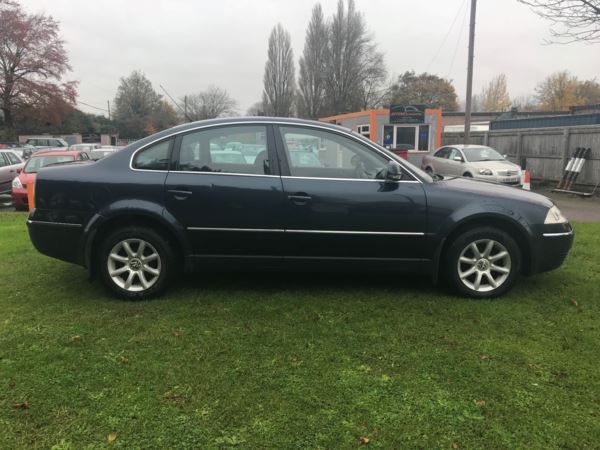 2003 Volkswagen Passat 1.9 TDI 4dr image 3