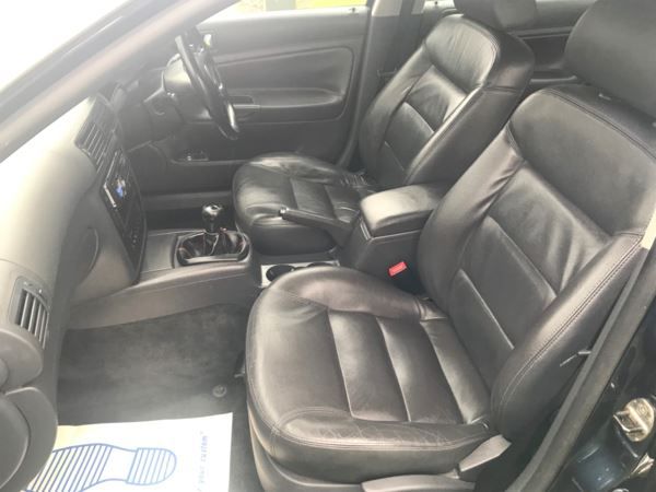 2003 Volkswagen Passat 1.9 TDI 4dr image 9