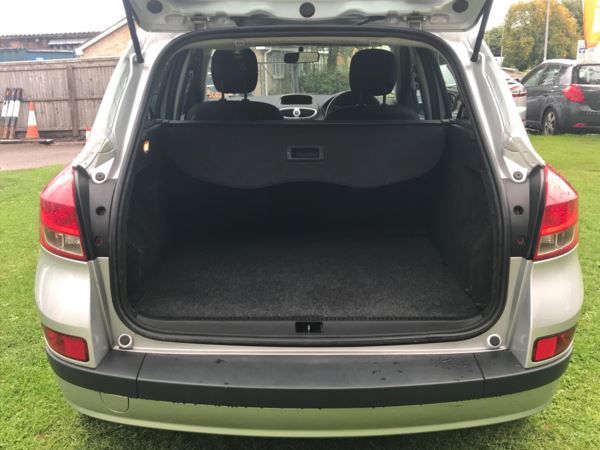 2012 Renault Clio 1.5 dCi 5dr image 5