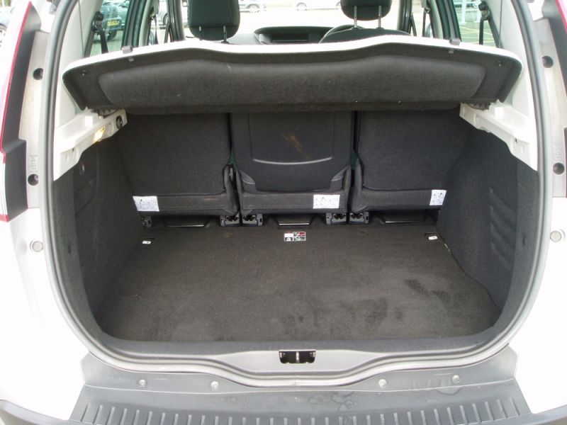 2012 Renault Scenic 1.6 16V 5dr image 7