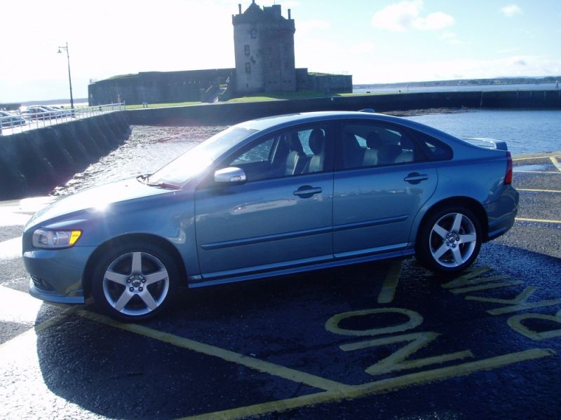 Volvo S40 1.6 R-Design Sport 4dr image 1