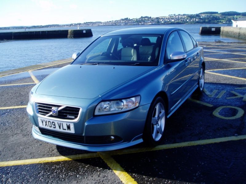 Volvo S40 1.6 R-Design Sport 4dr image 2