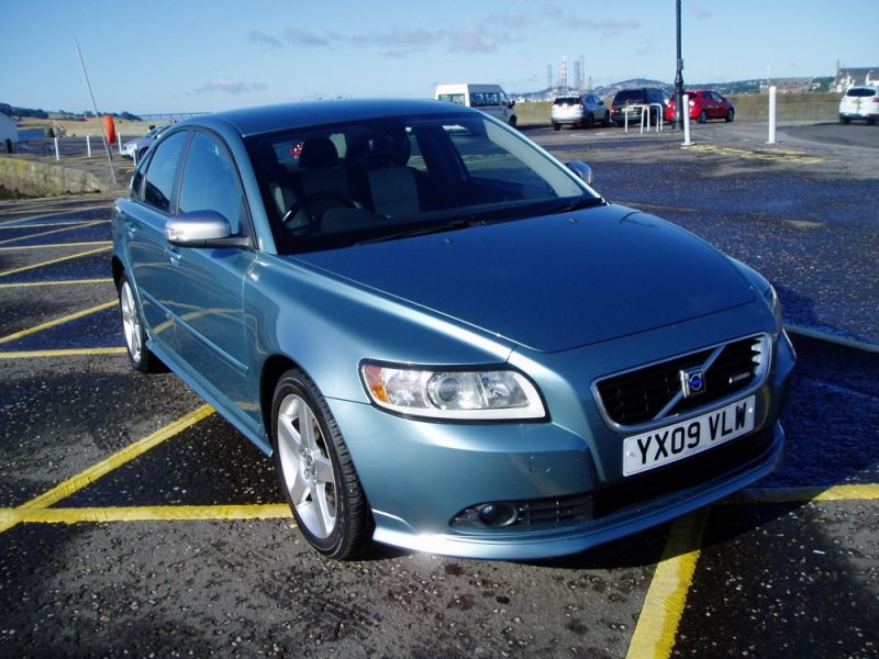 Volvo S40 1.6 R-Design Sport 4dr image 3