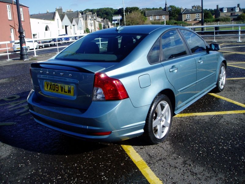Volvo S40 1.6 R-Design Sport 4dr image 5