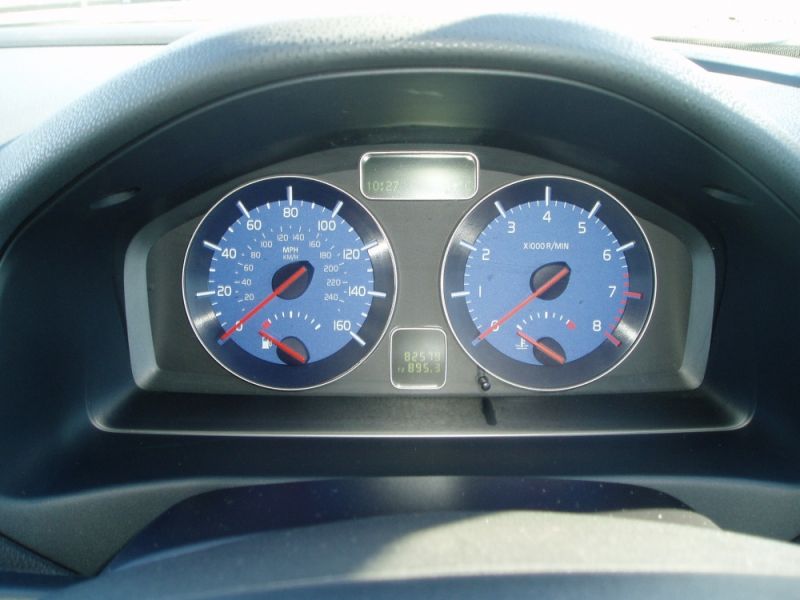 Volvo S40 1.6 R-Design Sport 4dr image 9