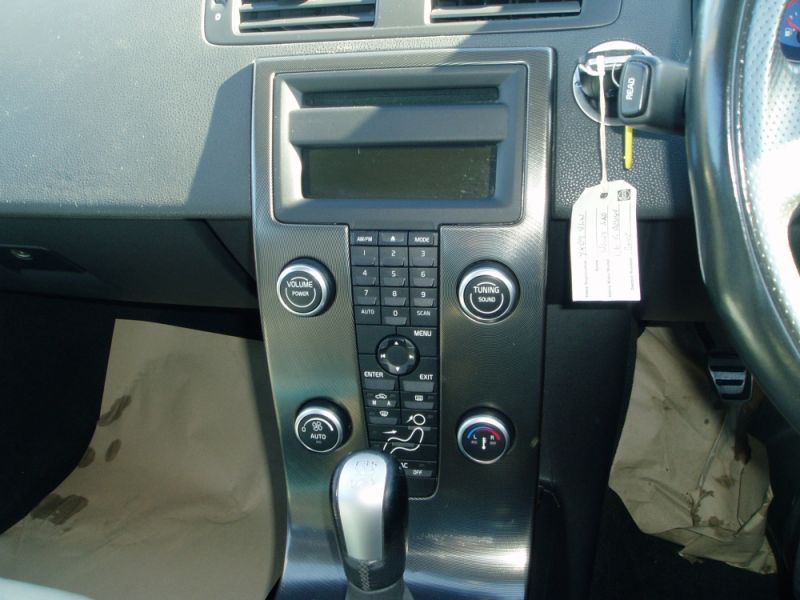 Volvo S40 1.6 R-Design Sport 4dr image 10