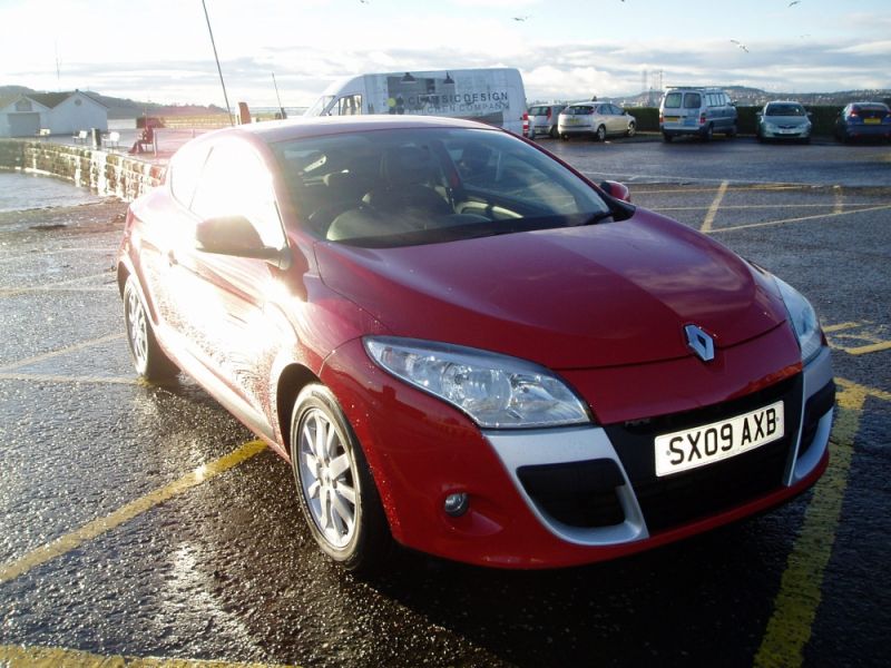 Renault Megane 1.6 16V 3dr image 3