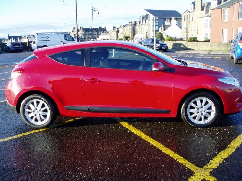 Renault Megane 1.6 16V 3dr image 4