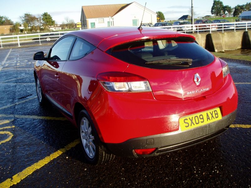 Renault Megane 1.6 16V 3dr image 5