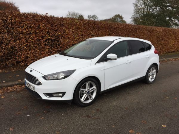 2015 Ford Focus 1.0 Eco Boost 5dr image 1