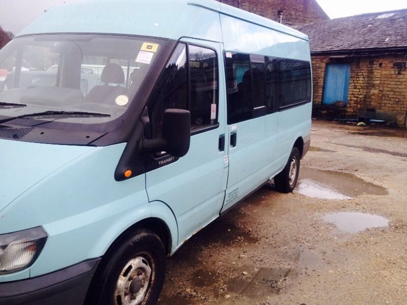 2004 Ford Transit minibus image 1
