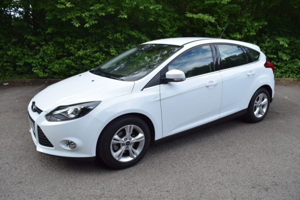 2014 Ford Focus 1.6 Zetec 5dr image 1