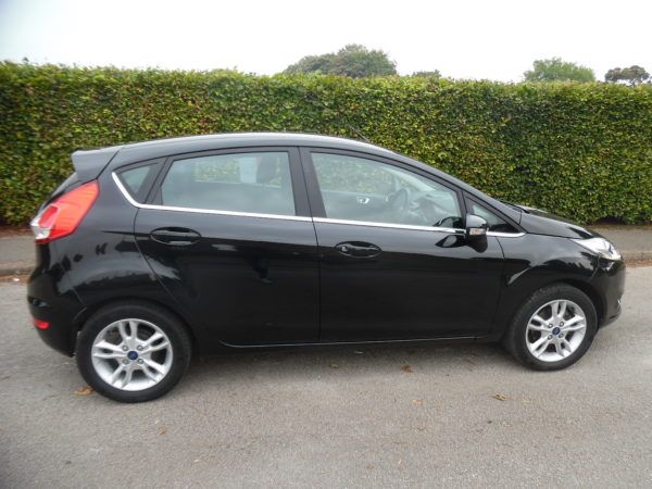 2015 Ford Fiesta 1.2 Zetec 5dr image 3