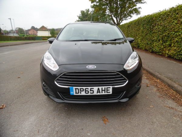 2015 Ford Fiesta 1.2 Zetec 5dr image 5