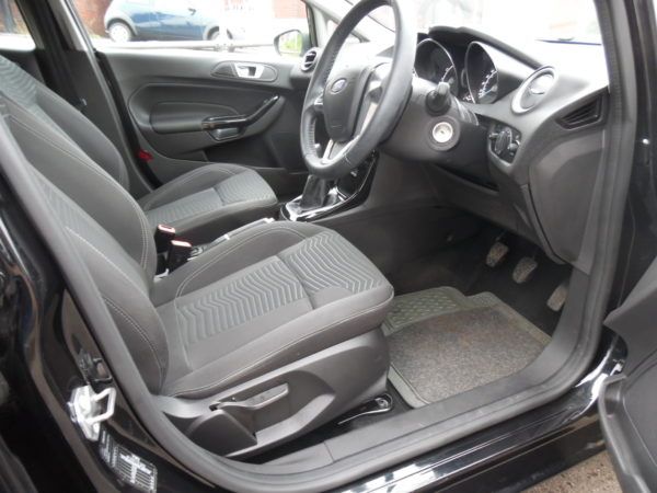 2015 Ford Fiesta 1.2 Zetec 5dr image 6